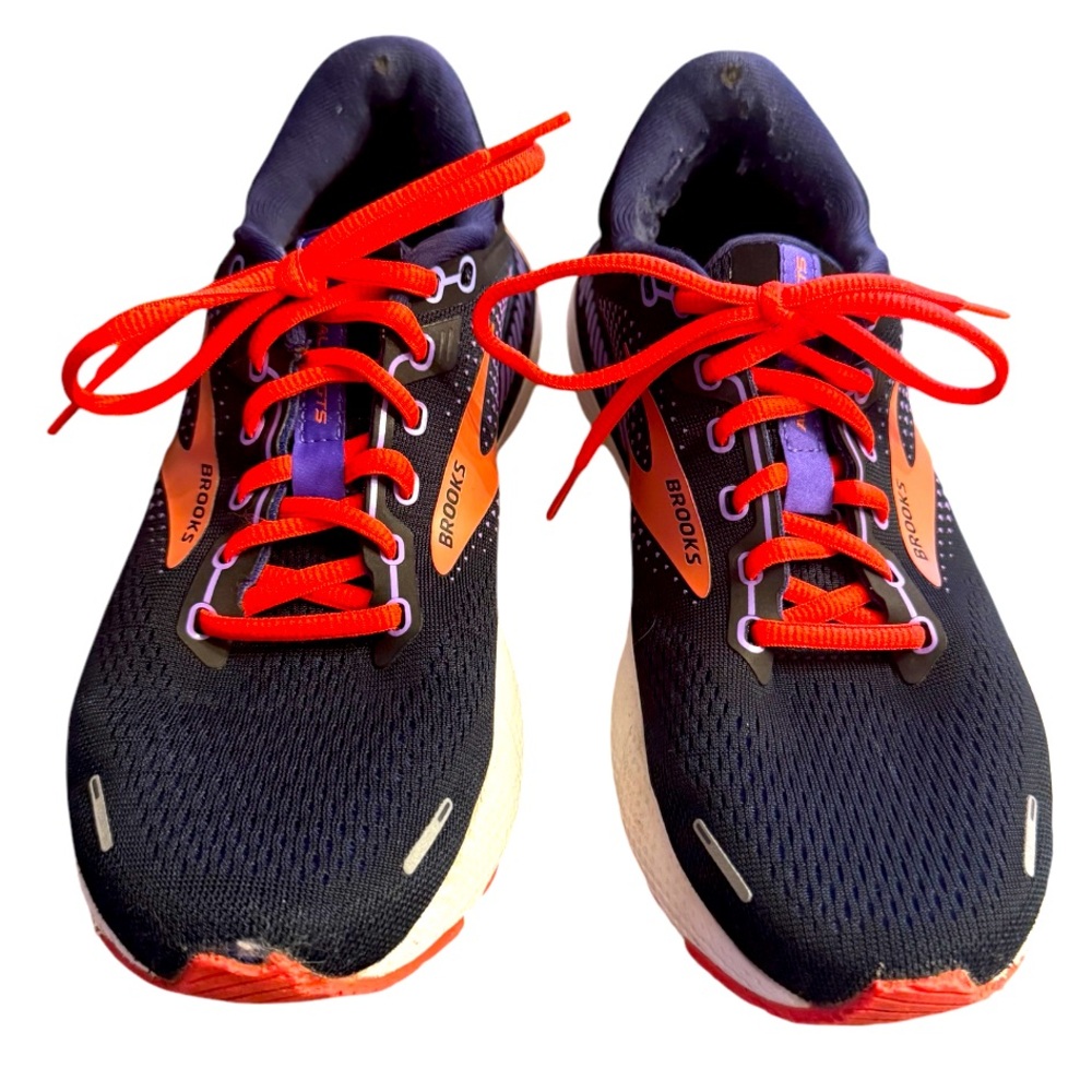 Women’s Size 8 Wide Brooks Adrenaline Running Shoes